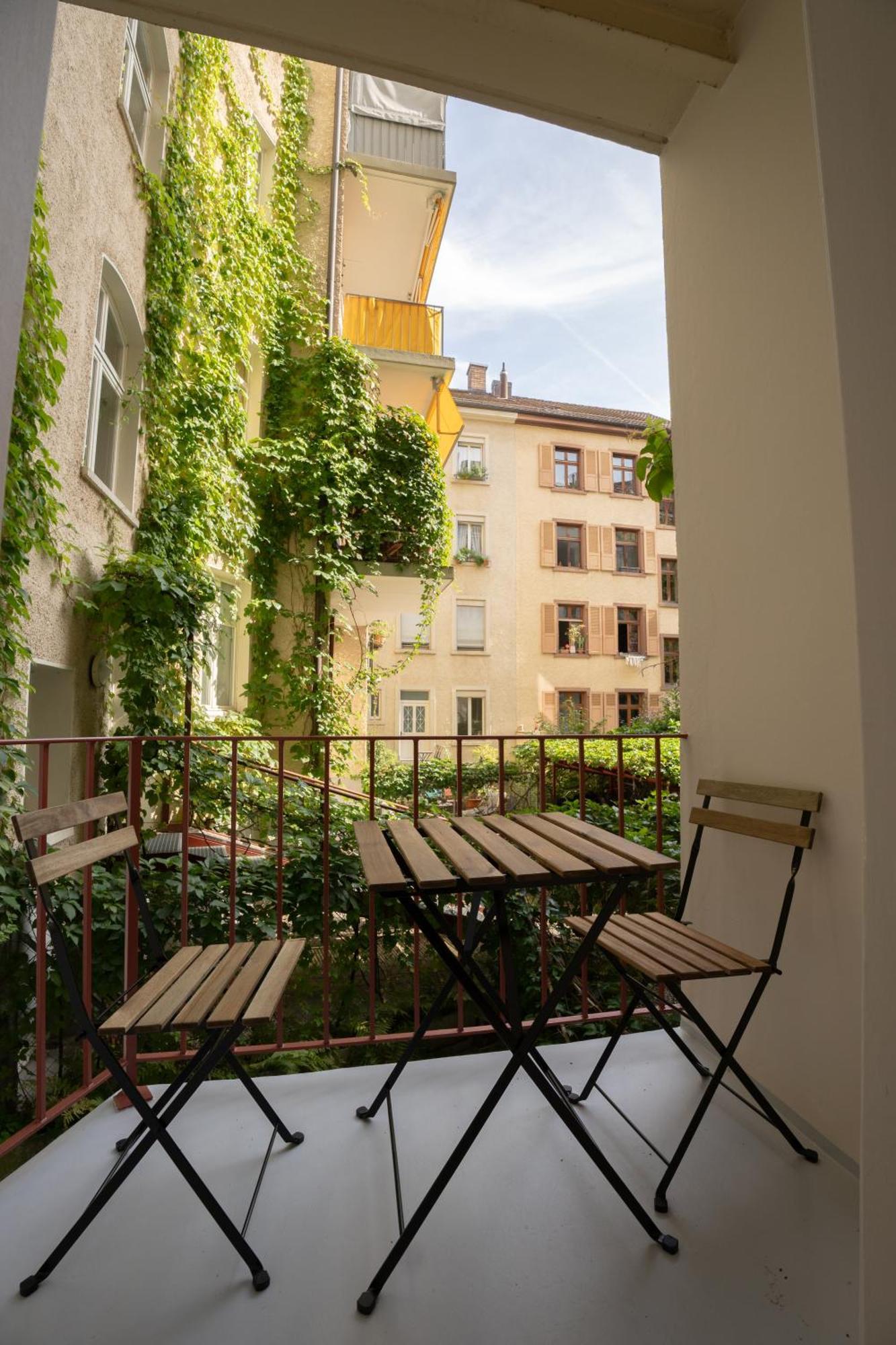 Charmante Altbauwohnung Am Rhein Basel Exterior foto